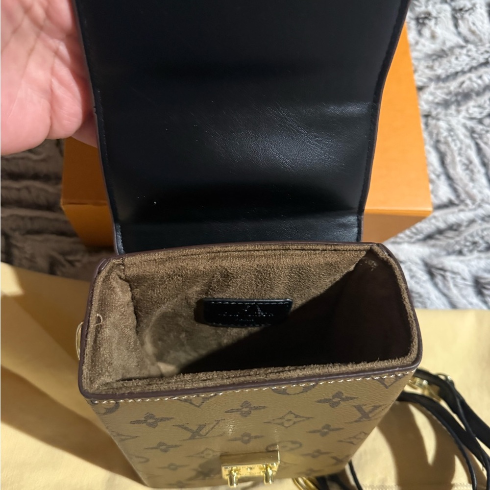 Camera Box Crossbody/Hand Bag - Picture 6 of 9